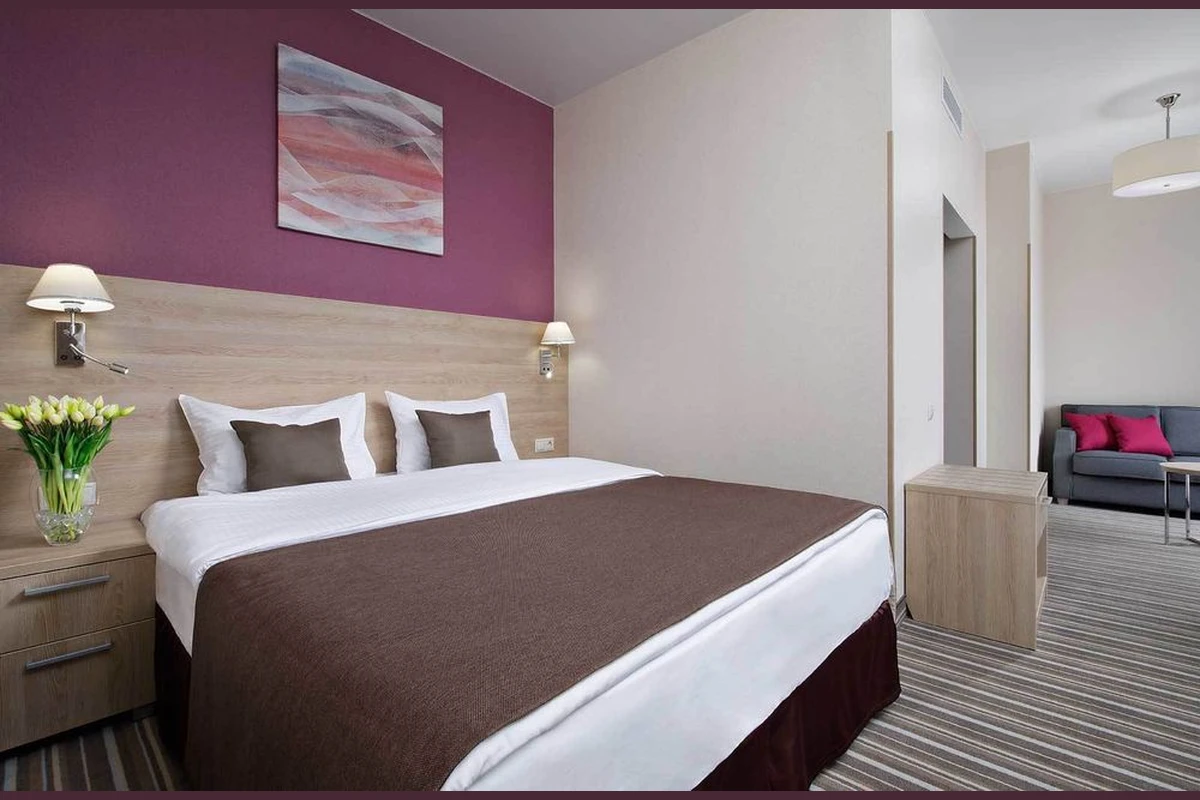 Джуниор Сюит