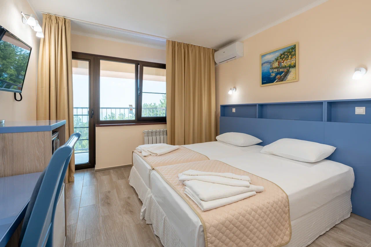 Двухместный стандарт с балконом (без доп. мест)