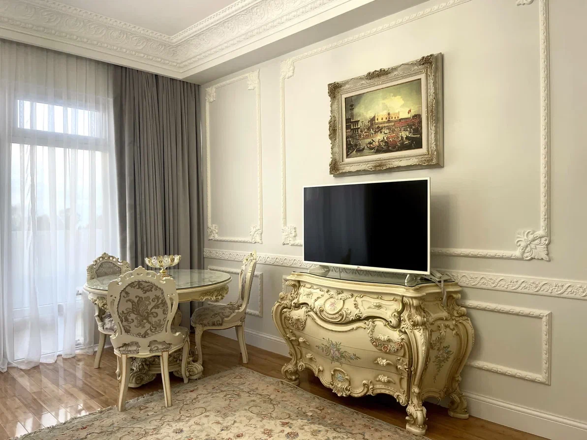 Джуниор-Сюит (Студия)